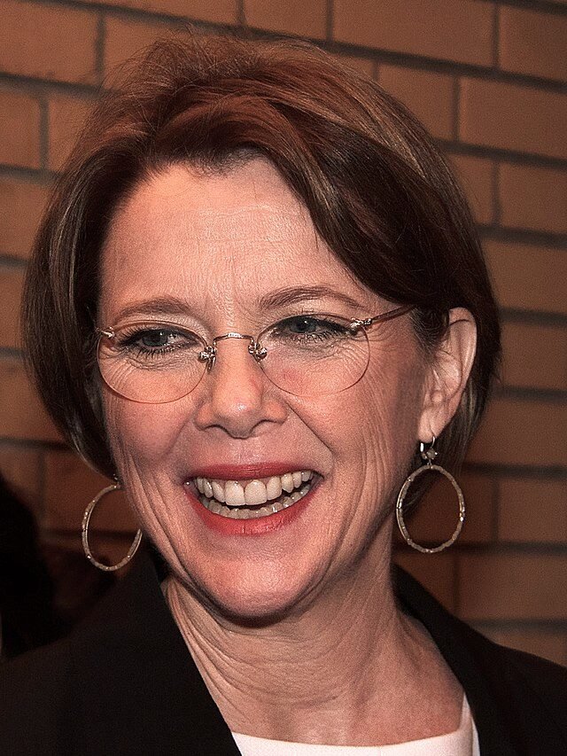 Annette Bening Biography, Age, Height, Partner, Net Worth, Family